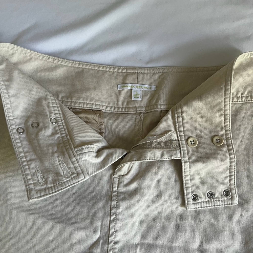 🔵 Banana Republic Khaki Skirt - Picture 3 of 5